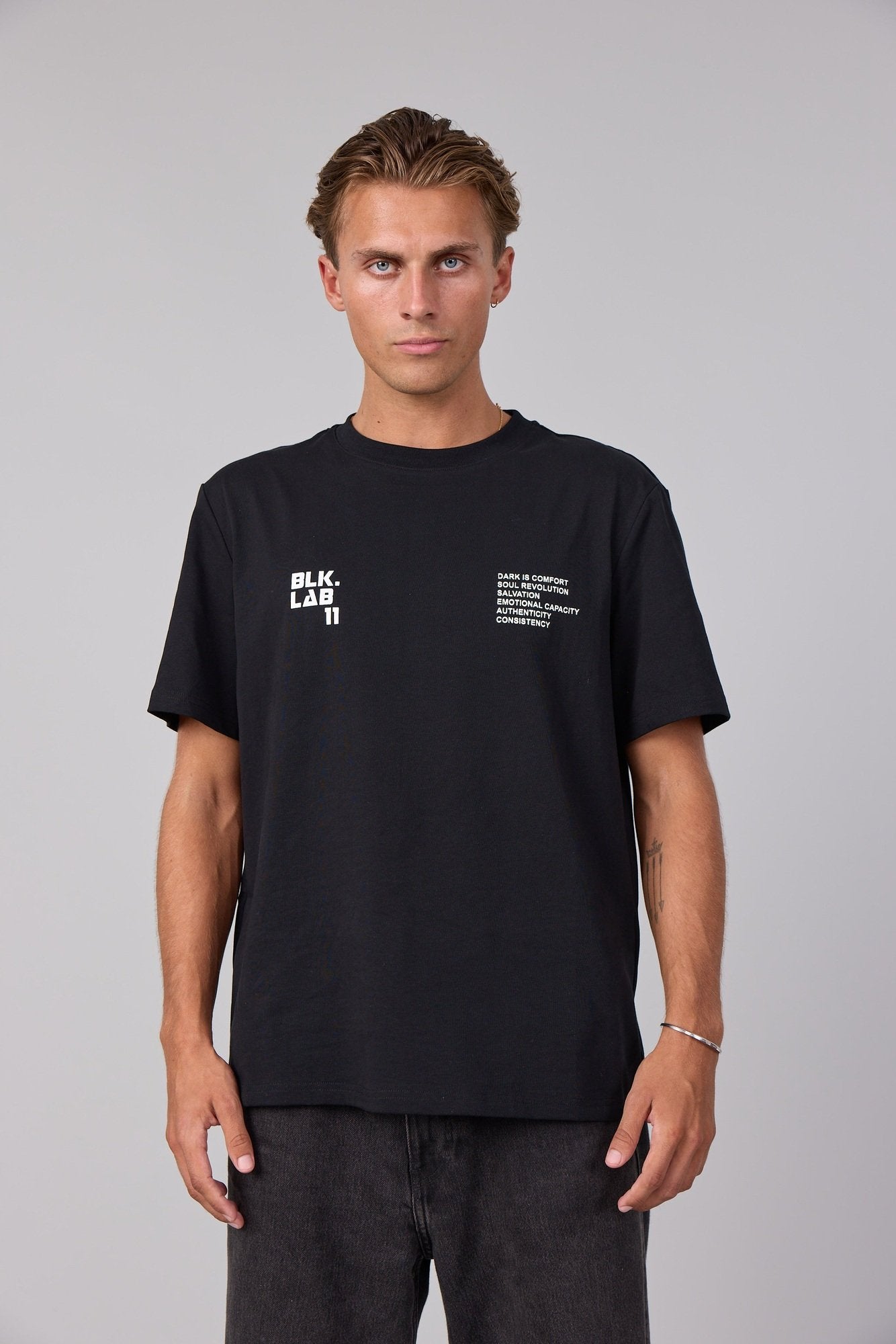 11REFLECT ICON BOX TEE #6 hover