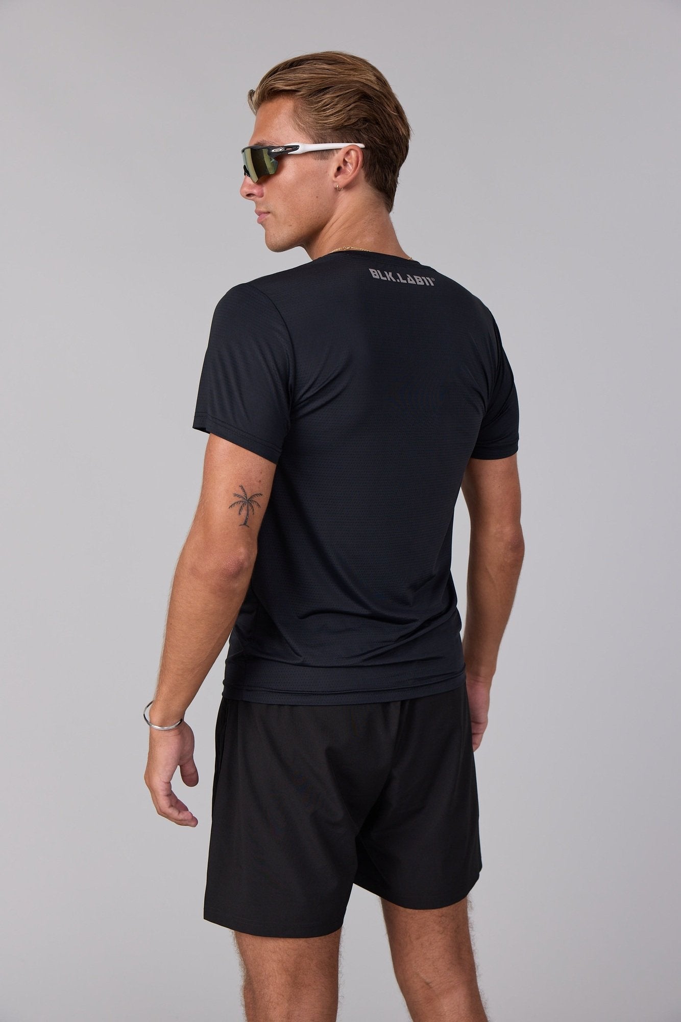 11RESILIENCE DRY FIT TEE